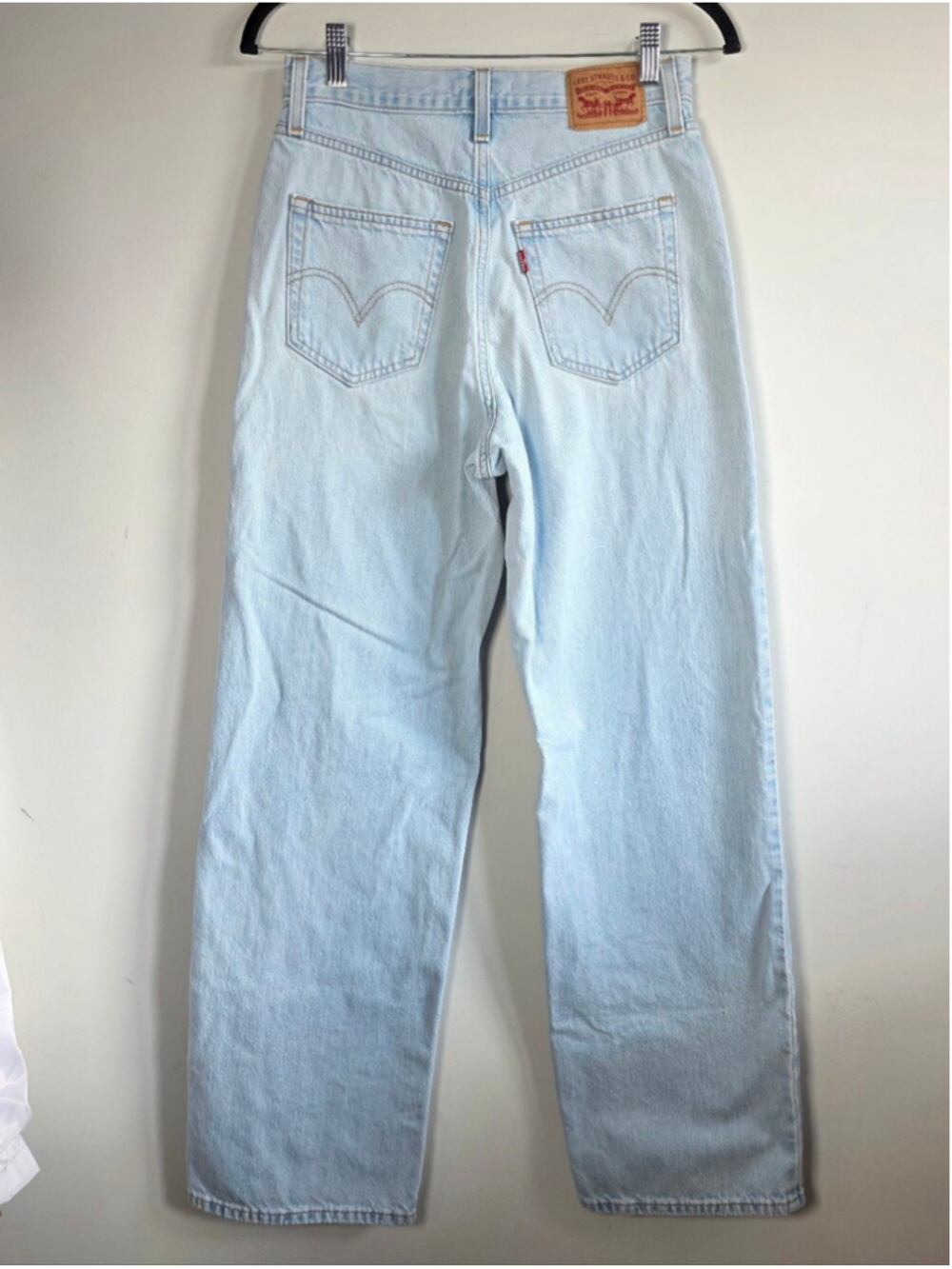 Levi’s High Waisted Straight Leg Jeans Women’s W26 L30 Light Wash Denim - Picture 5 of 10
